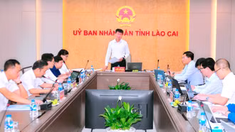 Tổ công tác số 2 của Ban Thường vụ Tỉnh ủy duyệt văn kiện Đại hội Đảng bộ xã Cốc San và Hợp Thành