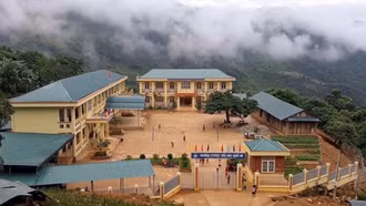 Trường học vùng biên: Cần cơ chế đặc thù, huy động toàn dân