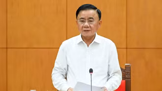 Quy định của Bộ Chính trị về phân cấp quản lý cán bộ và quy hoạch, bổ nhiệm, giới thiệu ứng cử, tạm đình chỉ công tác, cho thôi giữ chức vụ, từ chức, miễn nhiệm đối với cán bộ