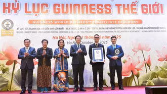 Đón nhận Kỷ lục Guinness Thế giới: Bức tranh sơn mài "Bác Hồ đọc Tuyên ngôn Độc lập"