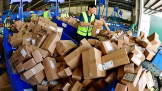 Hàng nhập khẩu trị giá dưới 1 triệu đồng bị thu thuế VAT tự động từ 1/8