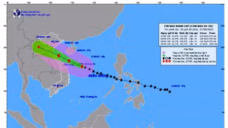 Cường độ bão số 10 mạnh cấp 12, giật cấp 15, chỉ còn cách Đà Nẵng 460km