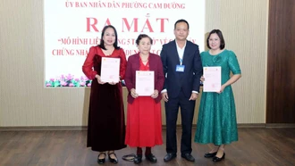 Phường Cam Đường ra mắt “mô hình liên thông 5 tại chỗ” cấp giấy chứng nhận quyền sử dụng đất