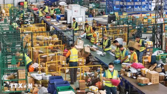 Trung Quốc lập kỷ lục 100 tỷ bưu kiện chuyển phát nhanh chỉ trong nửa năm