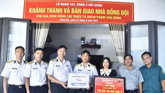 Vùng 2 Hải quân bàn giao 'Nhà đồng đội' nhân dịp Quốc khánh 2-9