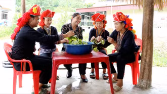 Lào Cai: Phụ nữ vùng cao sôi nổi tham gia hoạt động Dự án 8