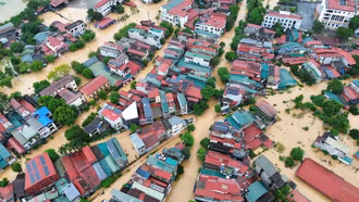 Bão số 10 và mưa lũ khiến 122 người thương vong, 137.140 nhà bị ngập, hư hỏng