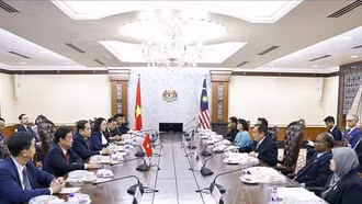 Chủ tịch Quốc hội Trần Thanh Mẫn hội đàm với Chủ tịch Thượng viện Malaysia