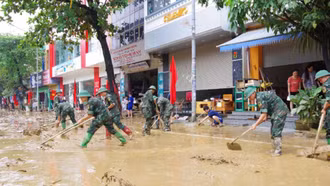 Thủ tướng yêu cầu phải thần tốc hơn nữa, huy động tối đa lực lượng khắc phục nhanh nhất hậu quả bão lũ