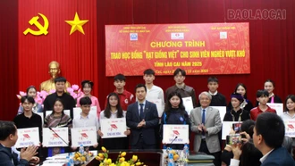 Trao 25 suất học bổng "Hạt giống Việt" cho sinh viên nghèo vượt khó năm 2025