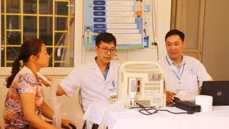 Lào Cai: Trên 200 người dân được khám tầm soát bệnh lý tuyến giáp