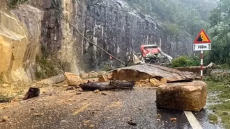 Hỗ trợ khẩn cấp 50 tỷ đồng cho tỉnh Khánh Hòa khắc phục thiệt hại do mưa lũ