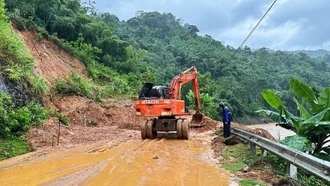 97 vị trí ách tắc giao thông sau bão số 10 được thông xe trong ngày 2/10