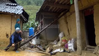 Mưa lớn kéo dài làm sập một nhà dân ở xã Si Ma Cai