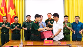 Đoàn Kinh tế - Quốc phòng 345 kết nghĩa với xã A Mú Sung