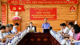 Cơ quan tiến hành tố tụng khu vực 8 làm việc với 14 cấp ủy, chính quyền các xã