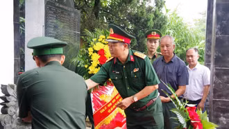 Đoàn Kinh tế-Quốc phòng 345 (Quân khu 2) tri ân người có công tại tỉnh Lào Cai