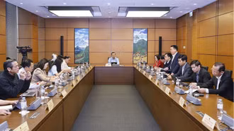 Ngày 6/11, Quốc hội tiếp tục thảo luận ở tổ về 6 dự án luật