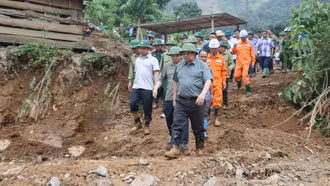 Thủ tướng: Chậm nhất tháng 9 phải bố trí đất, xây dựng lại nhà ở cho các hộ bị mất nhà do thiên tai