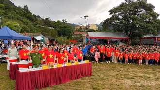 Văn Chấn tưng bừng ngày hội non sông