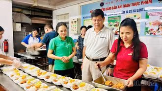 Những "bông hồng" có tấm lòng nhân ái