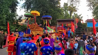 Xuân về vui hội đình Bằng Là