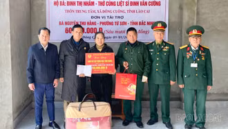 Hội Hỗ trợ gia đình liệt sĩ tỉnh trao tặng kinh phí hỗ trợ xây Nhà tình nghĩa tại xã Đông Cuông