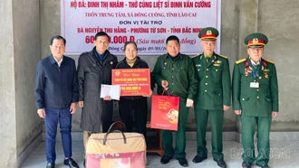 Hội Hỗ trợ gia đình liệt sĩ tỉnh trao tặng kinh phí hỗ trợ xây Nhà tình nghĩa tại xã Đông Cuông