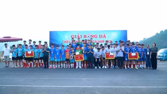 Bế mạc Giải Bóng đá Thiếu niên tỉnh Lào Cai năm 2026: FC Phong An lên ngôi vô địch