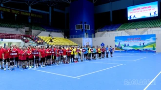 Gần 200 vận động viên tham gia Giải Bóng chuyền hơi người cao tuổi tỉnh Lào Cai năm 2025