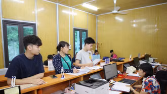 Xã Gia Phú: Hành chính công không ngừng nghỉ vì người dân trong dịp lễ