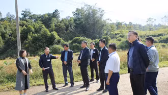 Đoàn công tác HĐND tỉnh khảo sát thực tế hệ thống giao thông nông thôn tại xã Khánh Yên và Chiềng Ken