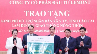 Công ty Cổ phần Đầu tư Lemont trao 500 triệu đồng hỗ trợ xã Y Tý làm đường giao thông