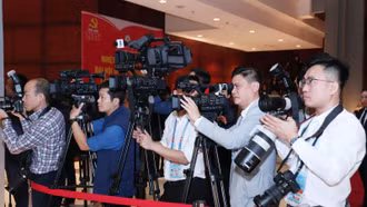 “Cầu nối” Đại hội đến với cán bộ, đảng viên và Nhân dân