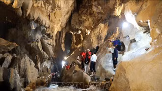 Công viên địa chất Lạng Sơn khai thác tiềm năng du lịch thám hiểm hang động