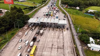 Tiếp tục áp dụng thuế VAT 8% với phí dịch vụ sử dụng đường cao tốc