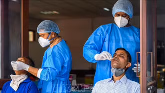 Lý do COVID-19 tăng mạnh tại Ấn Độ và nhiều quốc gia