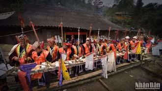 Di sản trong guồng quay du lịch