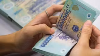 Lương, thưởng với người lao động làm việc không nghỉ lễ 30/4 - 1/5