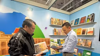 Đưa văn học Việt Nam ra thế giới: Cần chiến lược bài bản và dài hơi