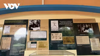 Trưng bày 100 tài liệu, hiện vật về Bác Hồ với báo chí