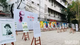 Tìm hiểu về cuộc đời, sự nghiệp của Chủ tịch Hồ Chí Minh thông qua tem, bưu ảnh