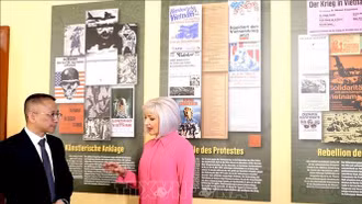 Triển lãm "VIETNAM 75" tôn vinh cuộc kháng chiến anh dũng của nhân dân Việt Nam