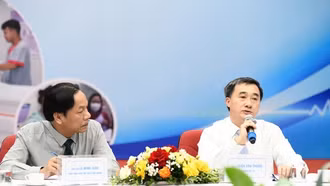 Rút ngắn khoảng cách giữa nhu cầu điều trị và chi trả BHYT