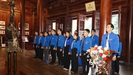 Tỉnh đoàn Lào Cai báo công dâng Bác và các anh hùng liệt sĩ trước thềm Đại hội Đoàn TNCS Hồ Chí Minh tỉnh Lào Cai lần thứ Nhất