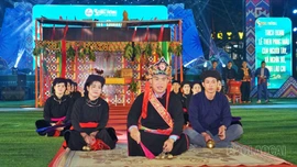 Đặc sắc màn trình diễn nghi thức sinh hoạt văn hóa dân gian