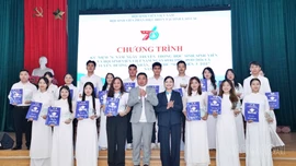 Phân hiệu Đại học Thái Nguyên tại Lào Cai tuyên dương 40 "Sinh viên 5 tốt"