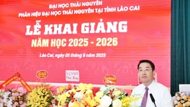 Đồng chí Phó Bí thư Tỉnh ủy Nguyễn Tuấn Anh dự lễ khai giảng tại Phân hiệu Đại học Thái Nguyên tại Lào Cai