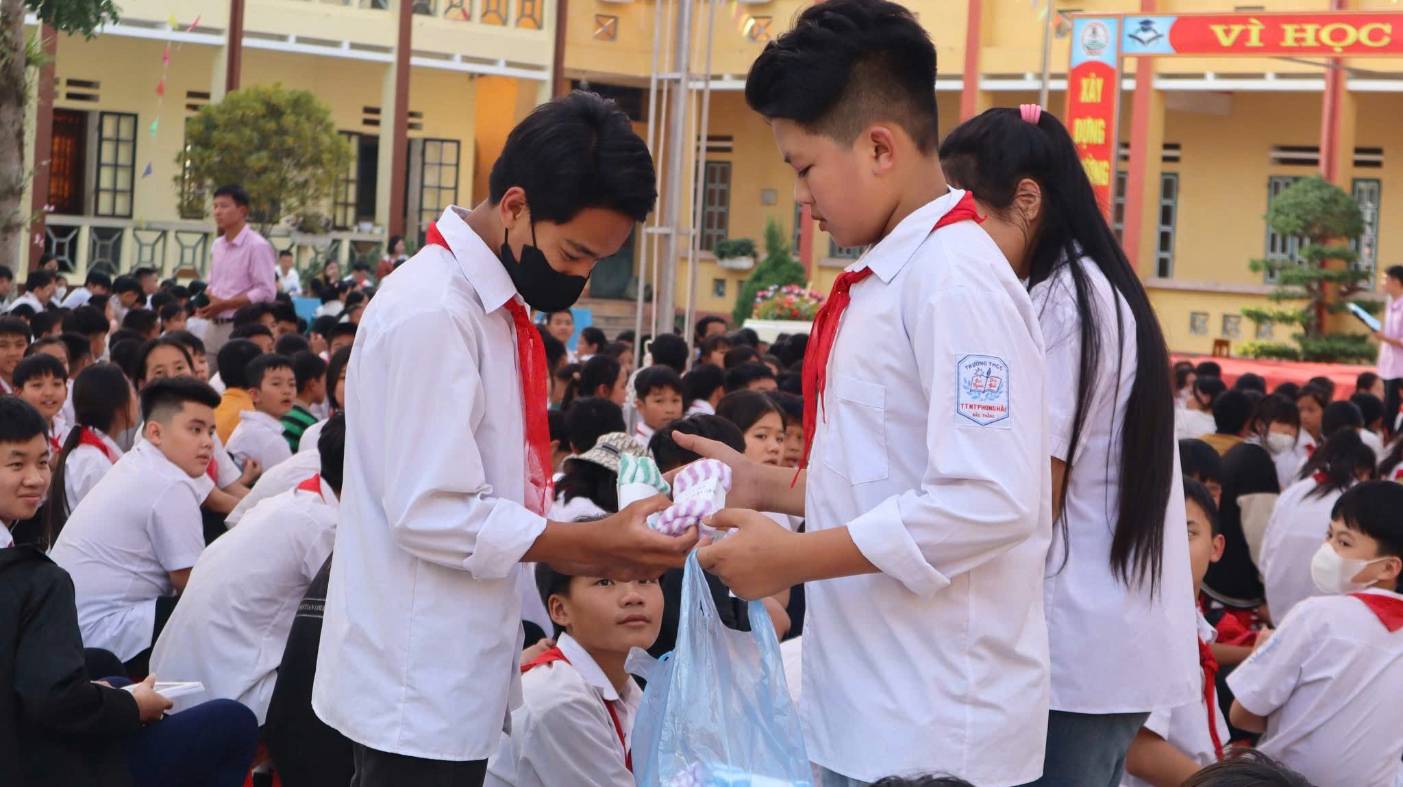 Các hoạt động truyền thông của câu lạc bộ được tổ chức linh hoạt, phong phú. z7069183327506-d9a51feaf7b6d121abc3f6d640b13d26.jpg