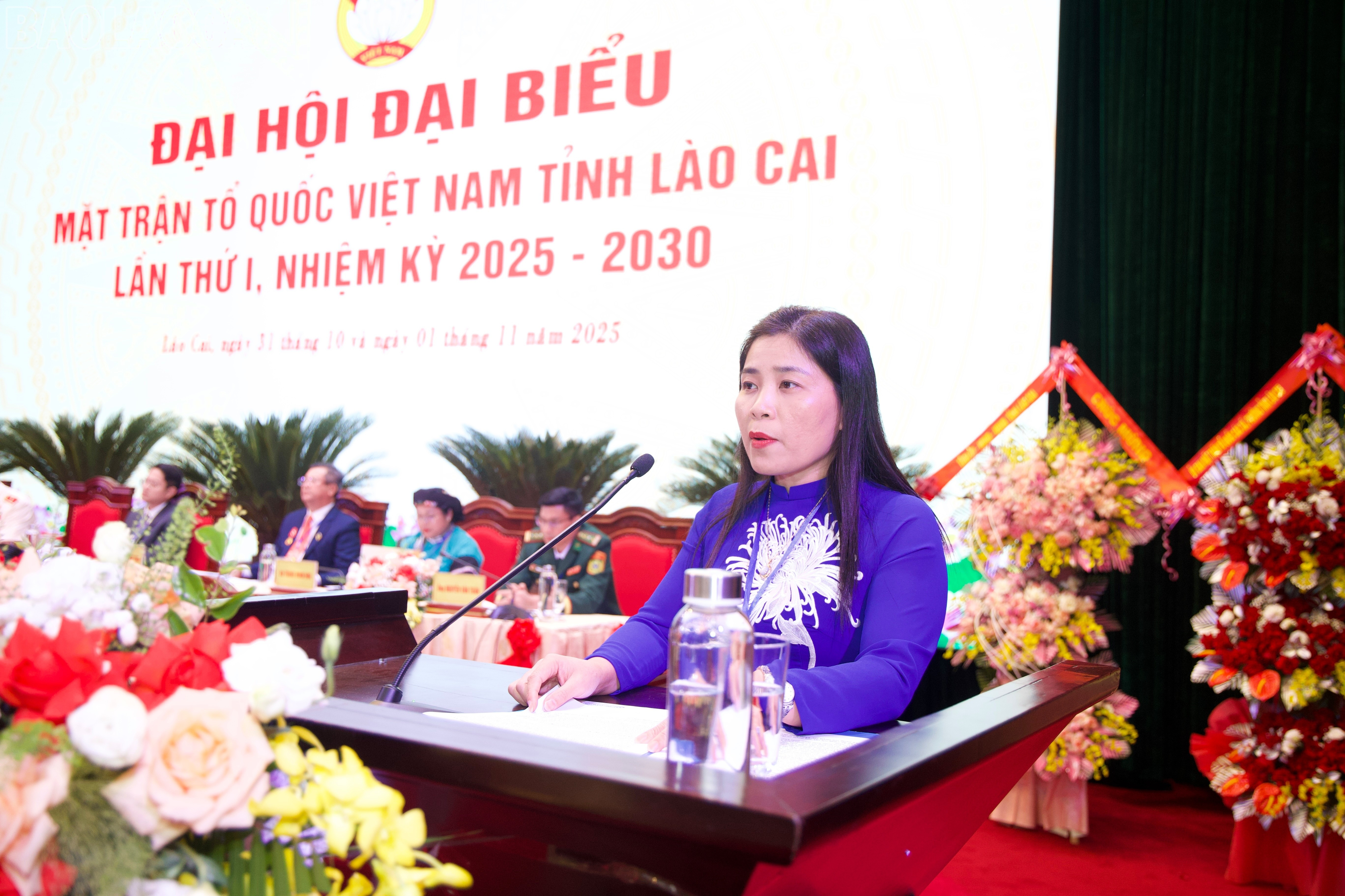 Đại biểu tham luận tại đại hội. baolaocai-tl_z7175116062400-258ddf26c3893823fb6b4c4a9deb0b8c.jpg
